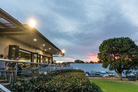 The Huskisson - Tourism Gold Coast 0
