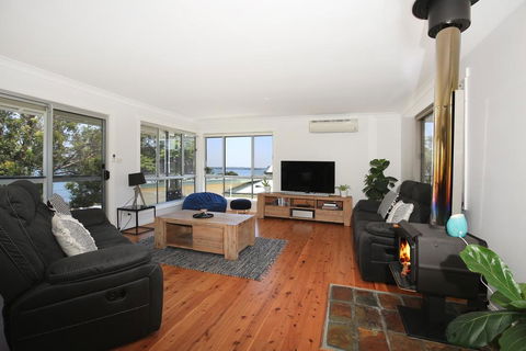 The Jetty At Culburra Beach - Pet Friendly Waterfront - Tourism Gold Coast 1