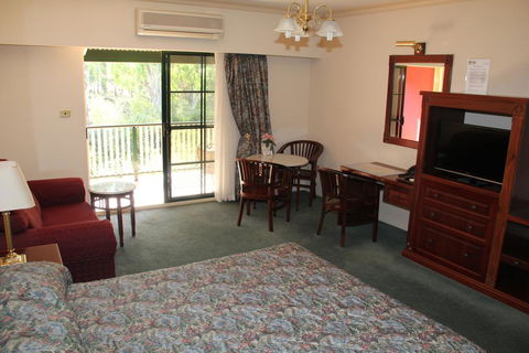 The Lawson Riverside Suites - Tourism Gold Coast 1