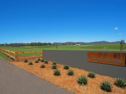The Longhouse - Suite 2 - Tourism Gold Coast 1