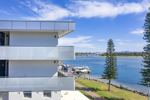 The Mid Pacific - Tourism Gold Coast 0