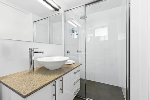 The Mid Pacific - Tourism Gold Coast 3