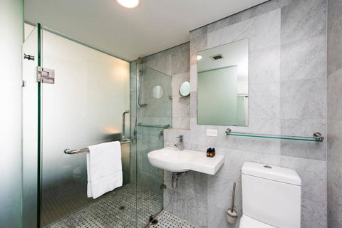 The Nest - Cosy Space On Newcastle Street With Roof Terrace - Tourism Gold Coast 3