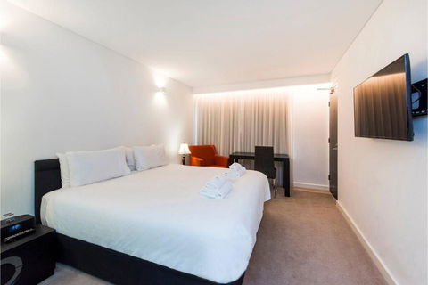The Nest - Spacious Studio On Newcastle St With Roof Terrace - Tourism Gold Coast 0