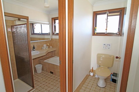 The Oasis On Jacobs Drive - Tourism Gold Coast 3
