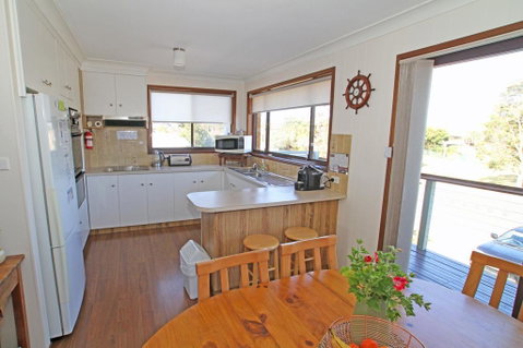 The Oasis On Jacobs Drive - Tourism Gold Coast 1