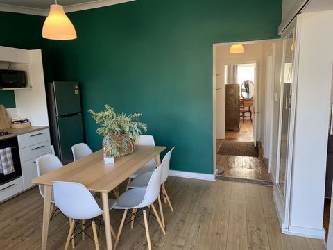 The Old Bakery Guesthouse, Harden - Tourism Gold Coast 1