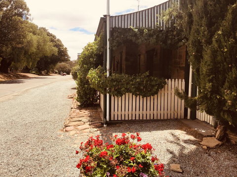 The Olde Devonshire House - Tourism Gold Coast 0