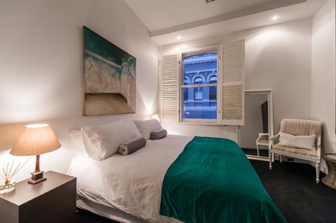 The Pakenham - Tourism Gold Coast 2