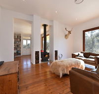 The Parson's Vineyard Retreat - get amongst the vineyards in a historic home - Tourism Gold Coast