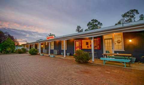 The Platypus Accommodation & Cafe - Tourism Gold Coast 0