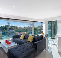 The Princess of Bulimba - Executive 3BR Bulimba Apartment with Large Balcony Next to Oxford St - Tourism Gold Coast