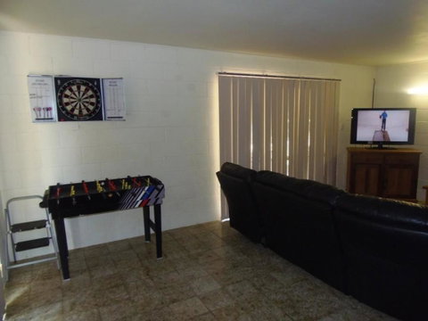 The Red Piranha - Rainbow Beach, Close To Everything, Air Con And Pet Friendly - Tourism Gold Coast 1