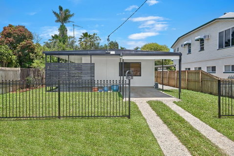 The Red Sparrow 2 - Tourism Gold Coast 0