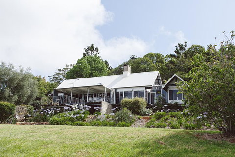 The Retreat Tamborine Mountain - Tourism Gold Coast 0