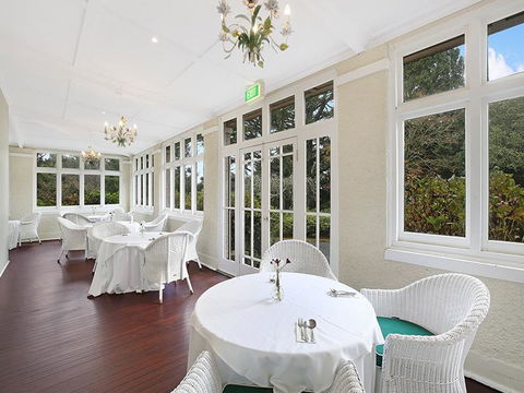 The Robertson Hotel - Tourism Gold Coast 2