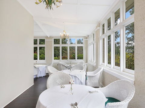 The Robertson Hotel - Tourism Gold Coast 3
