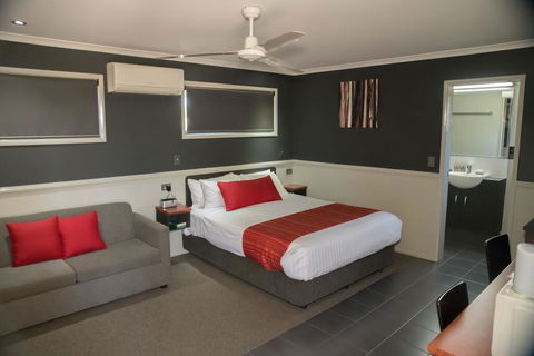 The Rocks Motel - Tourism Gold Coast 1
