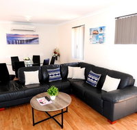 The Royal Dolphin Holiday Home - Tourism Gold Coast