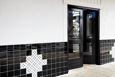 The Royal Hotel, Drouin - Tourism Gold Coast 3