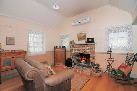 The Settlers Cottage - Kangaroo Valley - Tourism Gold Coast 1