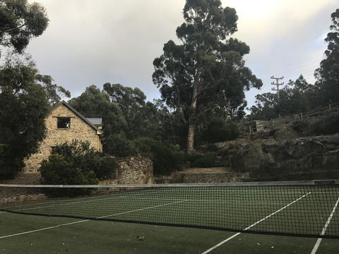 The Stone Cottage (with Tennis Court) - Tourism Gold Coast 3