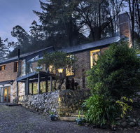 The Stone on the Hill - 3 bedroom house - Gold Coast