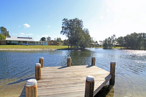 The Waterfront On Teal - Tourism Gold Coast 0