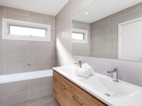 The Wharf House - Budgewoi - Gold Coast 3