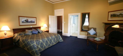 The York Palace Hotel - Tourism Gold Coast 2