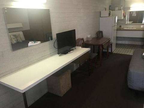 Thomas Lodge Motel - Tourism Gold Coast 2
