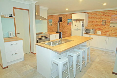 Thora Street Waterfront - Tourism Gold Coast 2