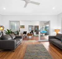 Three-Bed Family Entertainer Near Beach and Cafes - Tourism Gold Coast