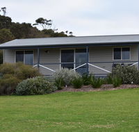 Tidal Dreaming Seaview Cottages - Tourism Gold Coast