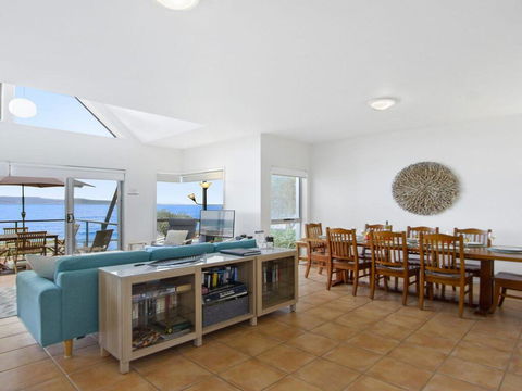 Tilbury Breeze - Ocean Views, Comfort And Style - Tourism Gold Coast 3