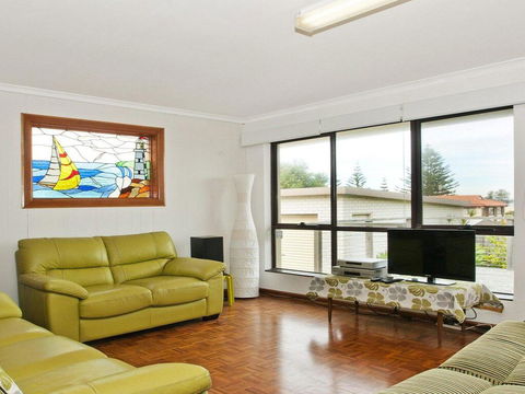 Time To Unwind - Old Style Charm - Tourism Gold Coast 3