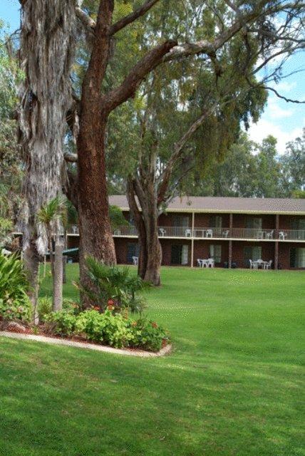 Tocumwal Golf Resort - Tourism Gold Coast 3