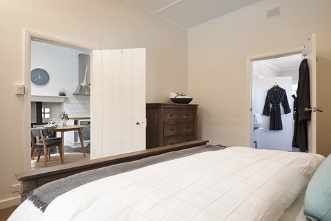 Tomfoolery Winemaker's Cottage Barossa Valley - Tourism Gold Coast 2