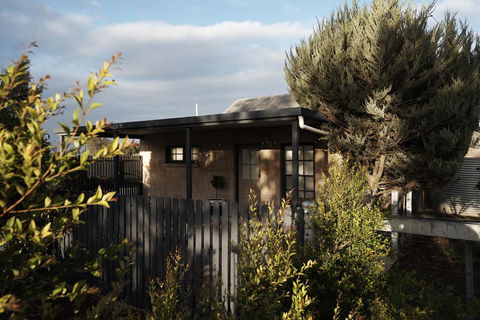 Tomfoolery Winemaker's Cottage Barossa Valley - Tourism Gold Coast 1