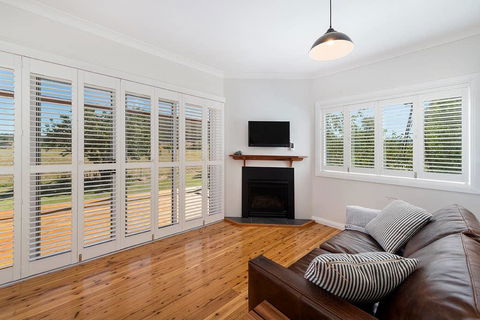 Toms Cottage - Wilgowrah -A Country Escape - Tourism Gold Coast 2