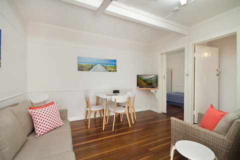 Tondio Terrace Flat 5 - Pet Friendly, Ground Floor Budget Style Accommodation - Tourism Gold Coast 1