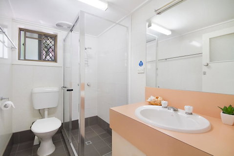 Tondio Terrace Flat 5 - Pet Friendly, Ground Floor Budget Style Accommodation - Tourism Gold Coast 3