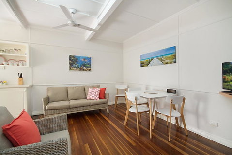 Tondio Terrace Flat 5 - Pet Friendly, Ground Floor Budget Style Accommodation - Tourism Gold Coast 0