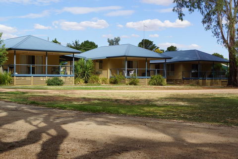 Tooleybuc River Retreat Villas - Tourism Gold Coast 0