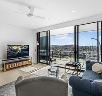 Top Floor 3 Bed Apartment with Million Dollar Views - Tourism Gold Coast