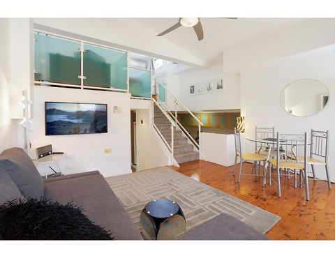 Top Floor Apartment Steps To Darling Harbour & ICC - Tourism Gold Coast 0