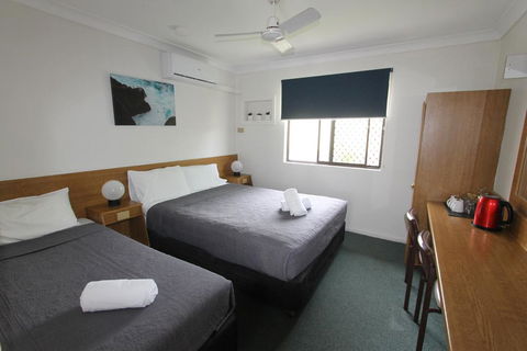 Toreador Motel - Tourism Gold Coast 3