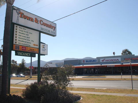 Town And Country Motor Inn - Tourism Gold Coast 3