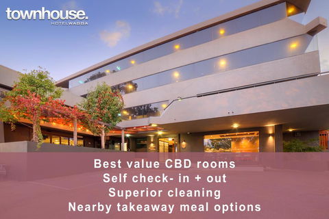 Townhouse Hotel - Tourism Gold Coast 1