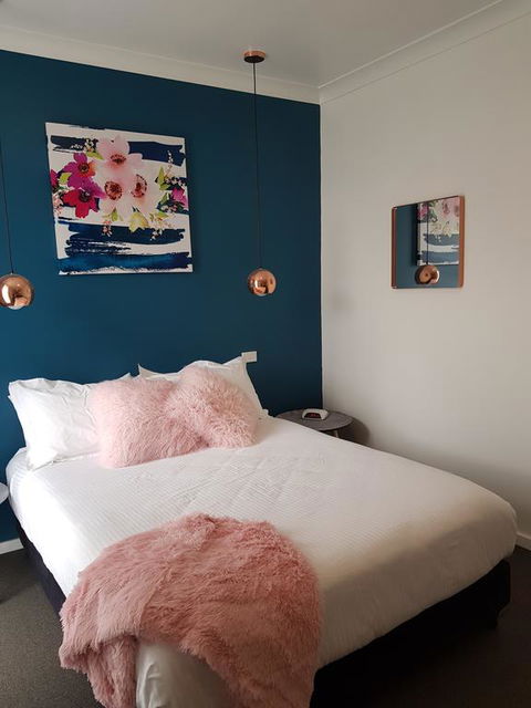 Town House Motor Inn Young - Tourism Gold Coast 0